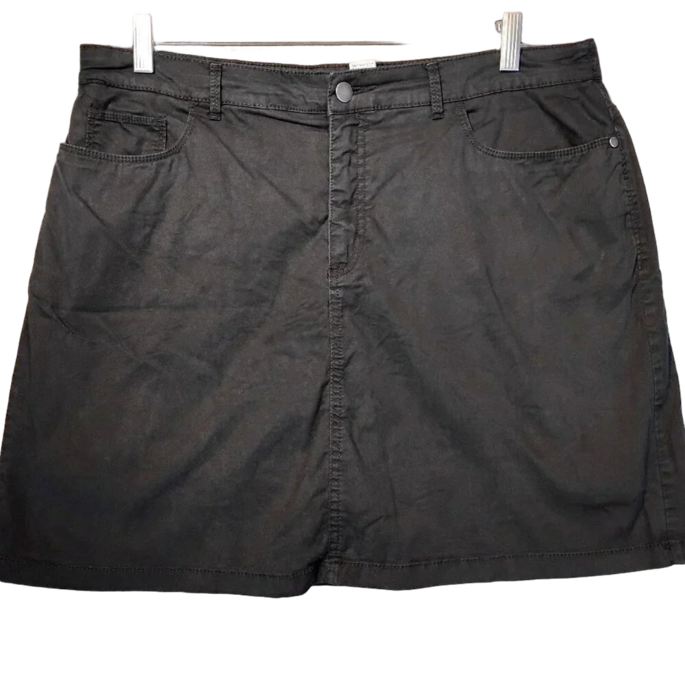 Croft & Barrow Women's Black Classic Fit Stretch Skort Size 12